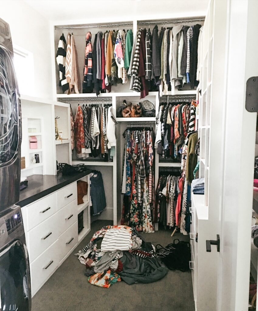 How to Make Money By Cleaning Out Your Closet with Poshmark